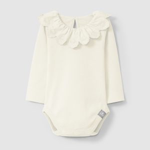 SNUG - BODY GOLA DE FOLHO COM BORDADO INGLÊS NATURAL